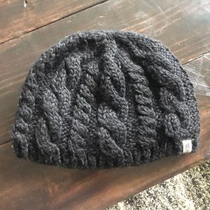 **NEVER WORN THE NORTH FACE REVERSIBLE BEANIE